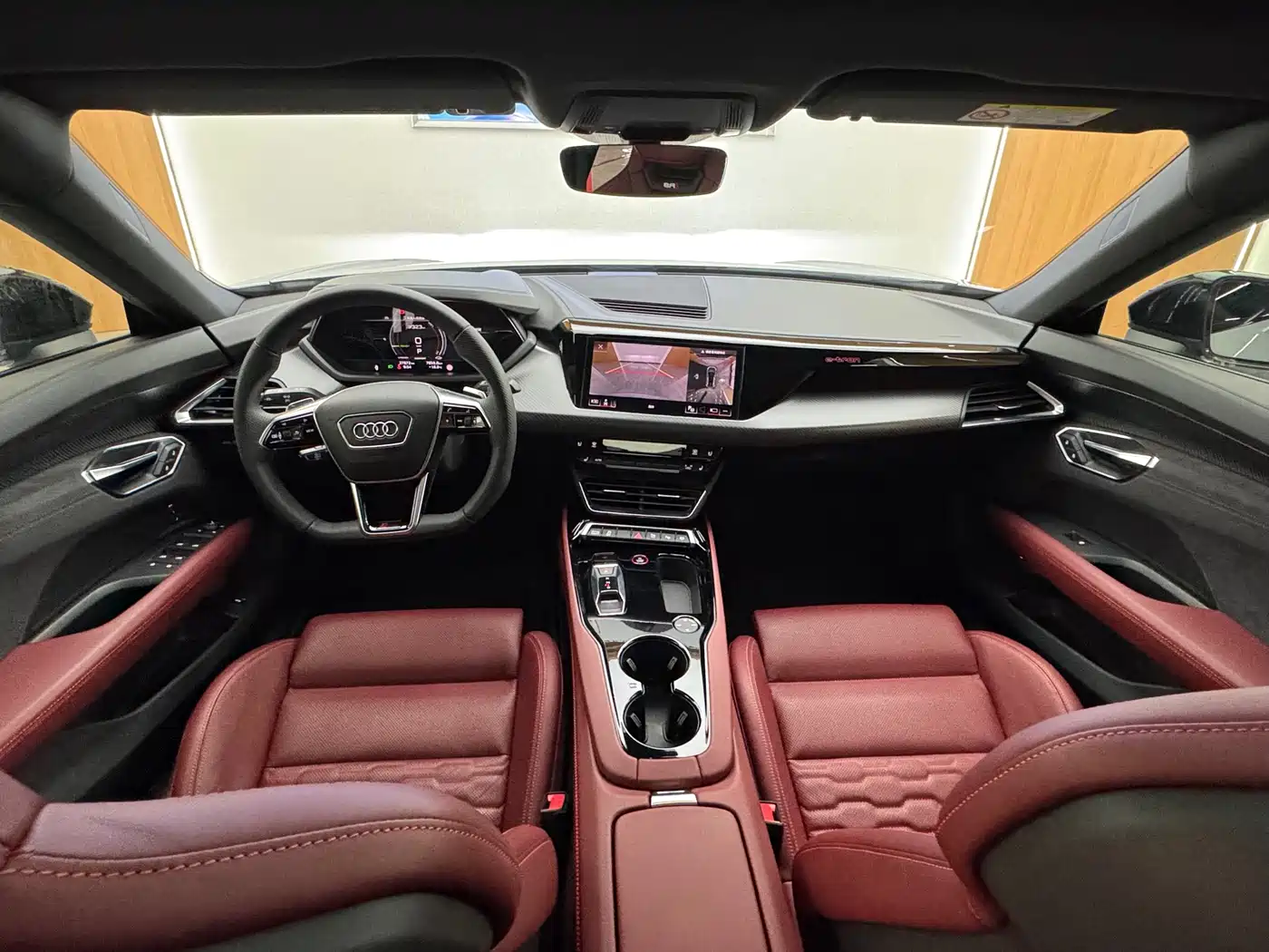 Audi e-tron GT 2023 Base Model фото 6