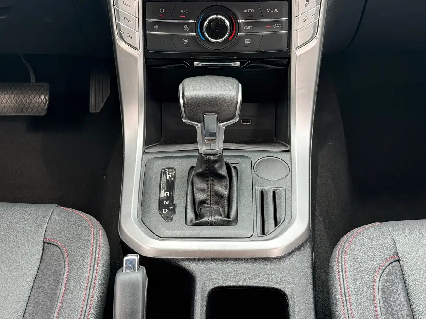 SAIC Maxus Maxus T60 2019 2019 2.0T Gasoline Automatic 2WD High-Chassis Luxury Standard-Cabin China VI