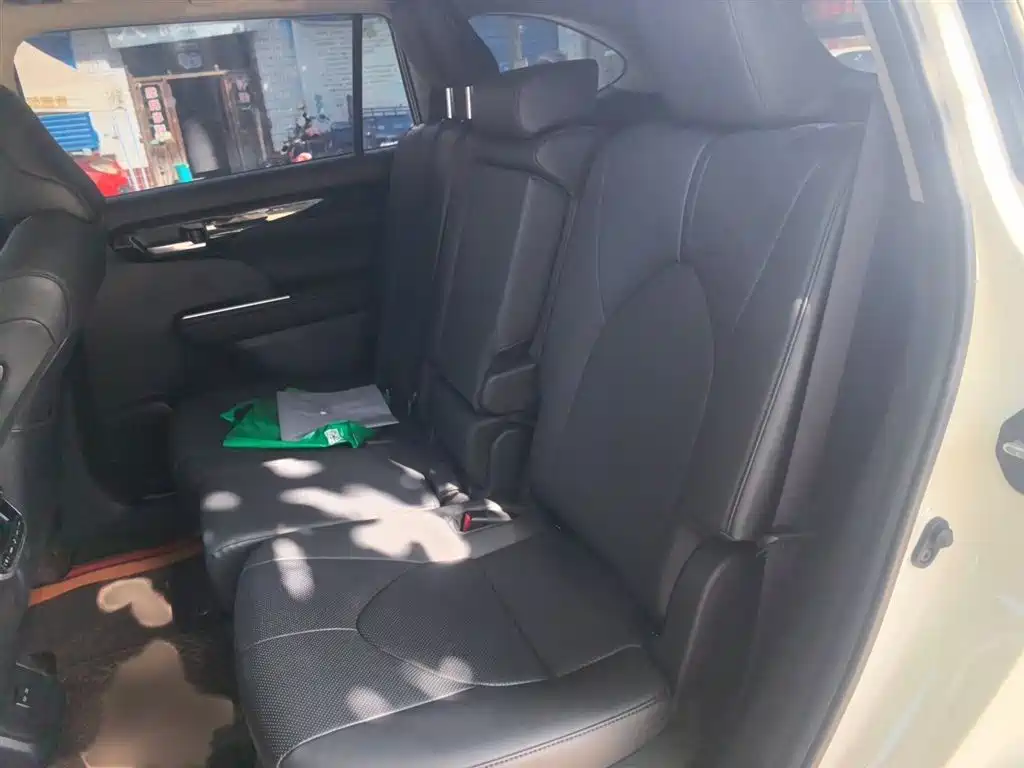 Toyota Highlander 2024 2.5L Smart Hybrid 4WD Luxury 7-seater фото 15
