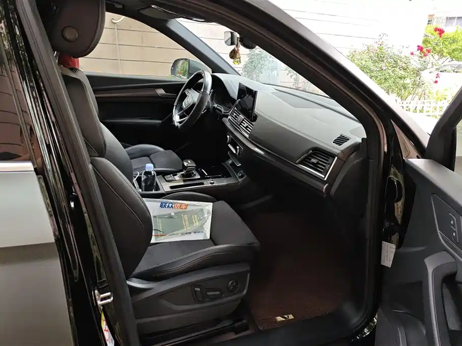 Audi Q5L Sportback 2022 40 TFSI Luxury фото 8