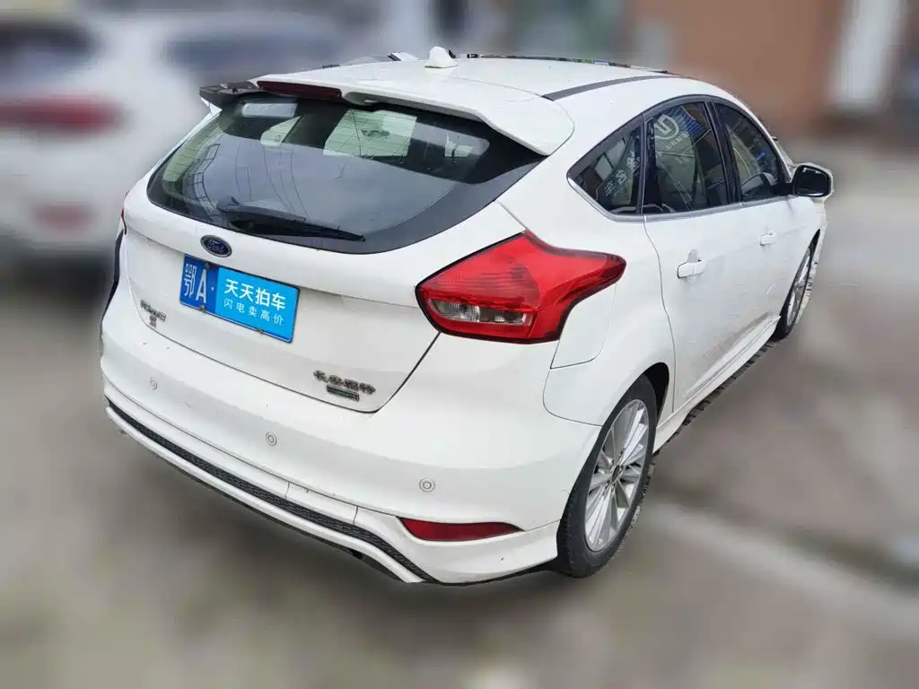 Photo 2 - Ford Focus