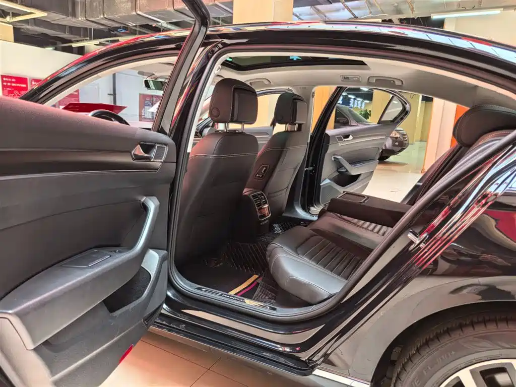 Volkswagen Magotan 2020 330TSI DSG Leading фото 7