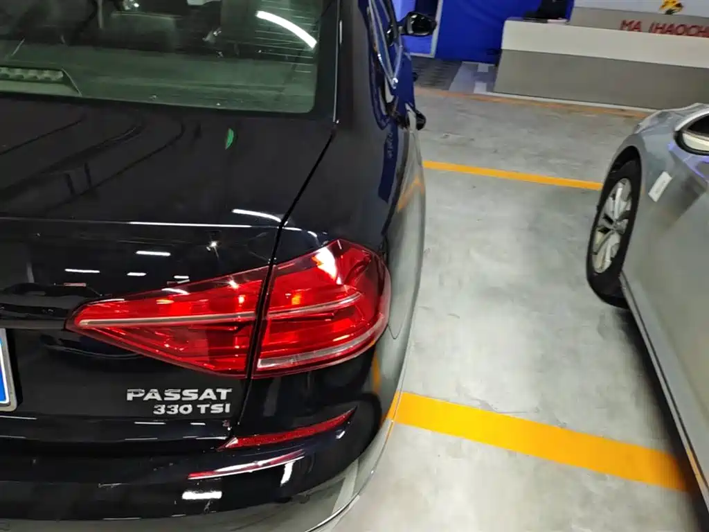 Volkswagen Passat 2017 330TSI DSG Prestige фото 8