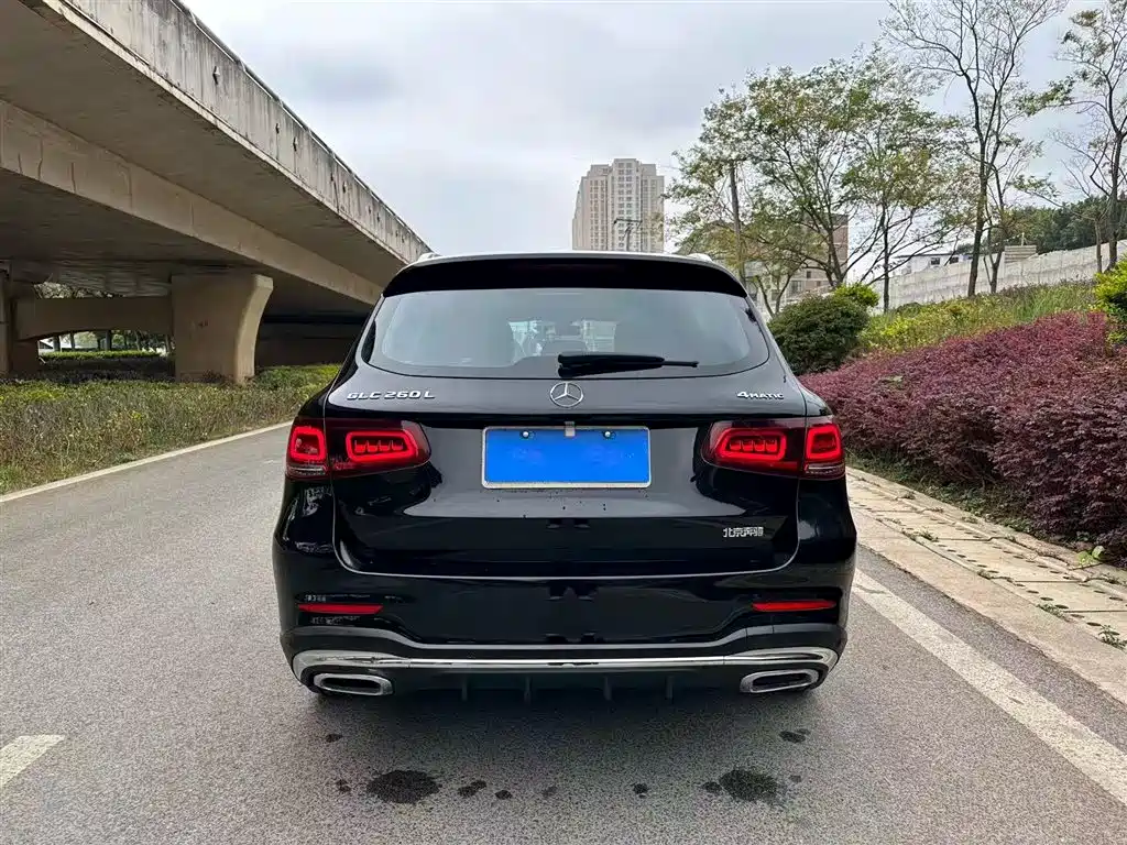 MERCEDES-BENZ GLC
