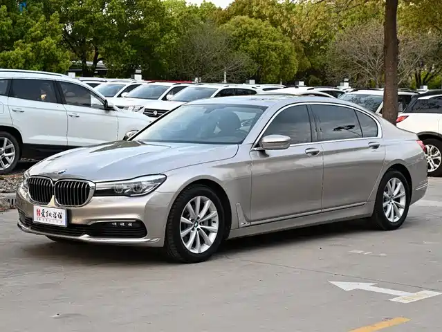 BMW 7 SERIES