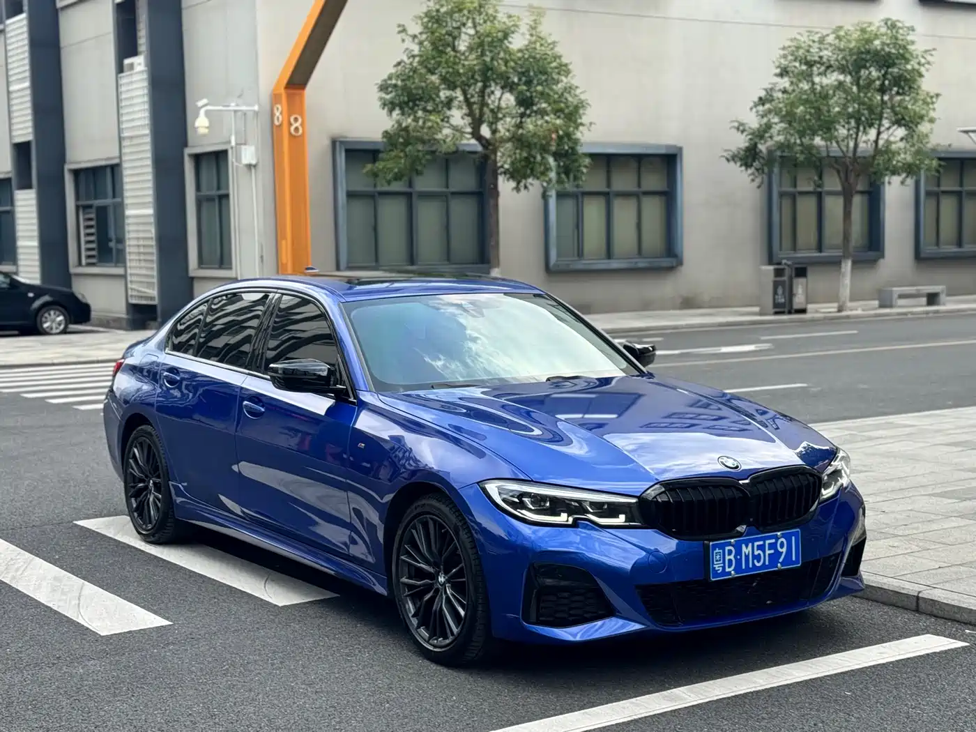 BMW 3-SERIES