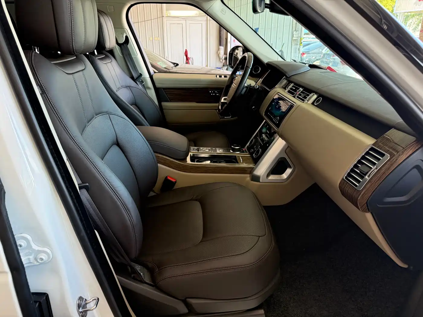 Land Rover Range Rover 2019 3.0 SCV6 Heritage Edition фото 16