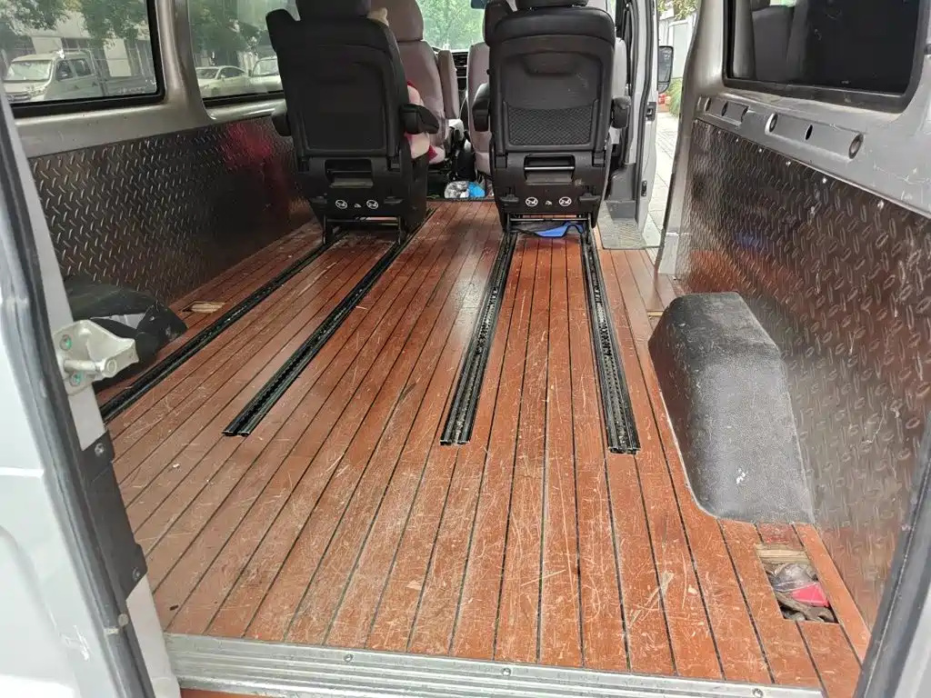 Ford New Generation Transit 2021 2021 Model 2.2T Automatic Logistics Vehicle Pro Long Wheelbase 7-Seat Medium Roof China VI
