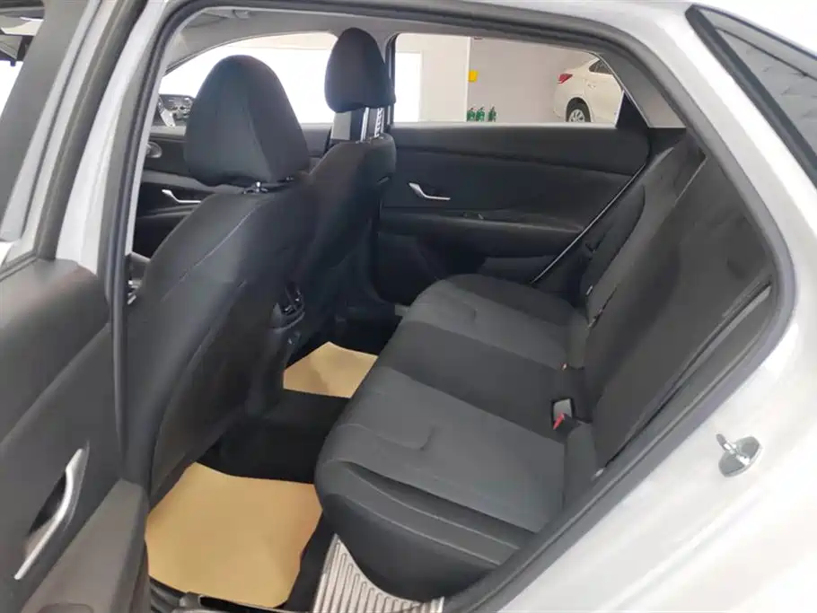 MODERN ELANTRA
