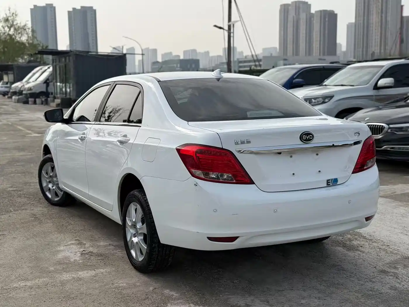 BYD E5