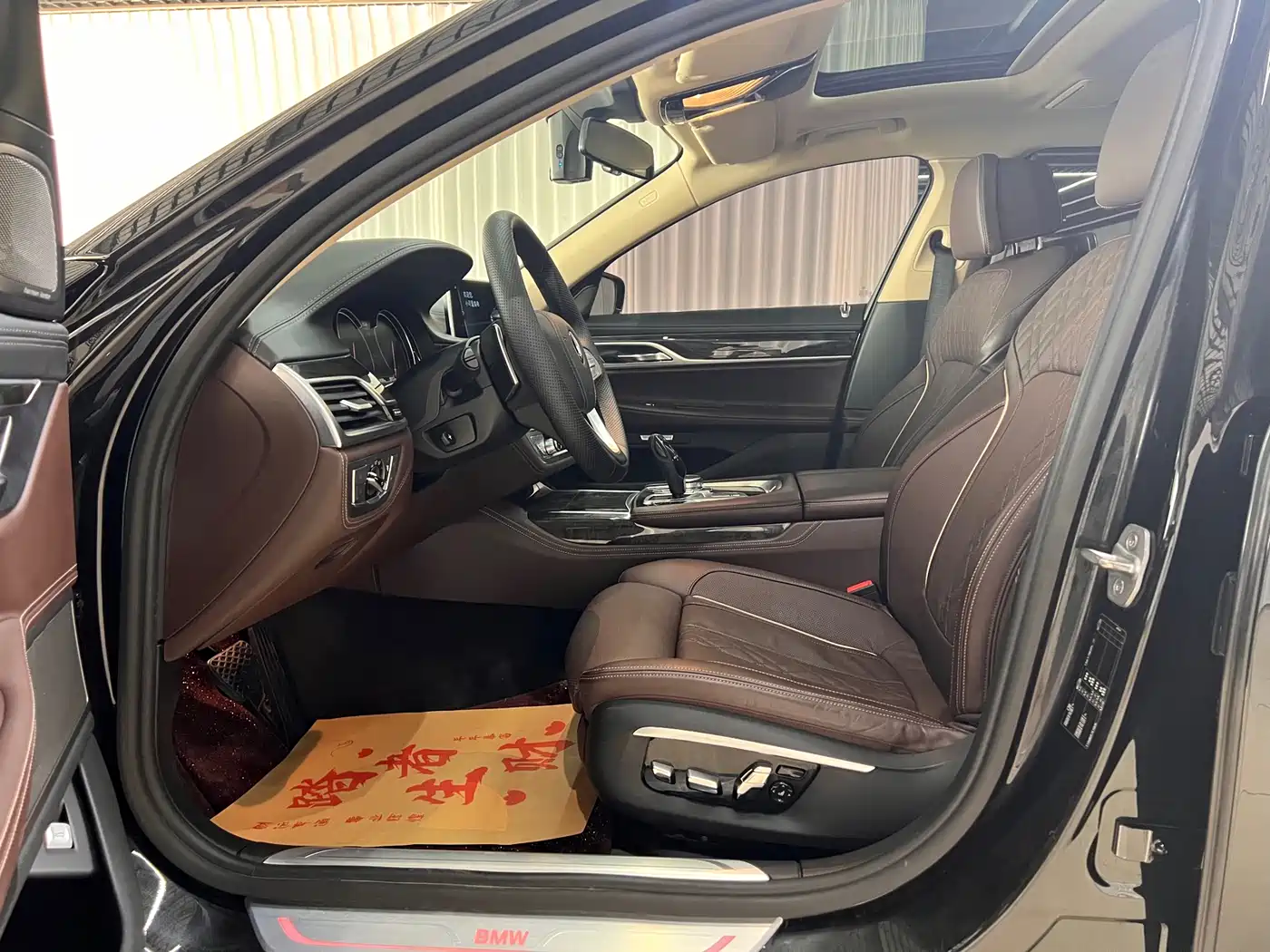 BMW 7 Series 2016 740Li Leading Edition фото 9