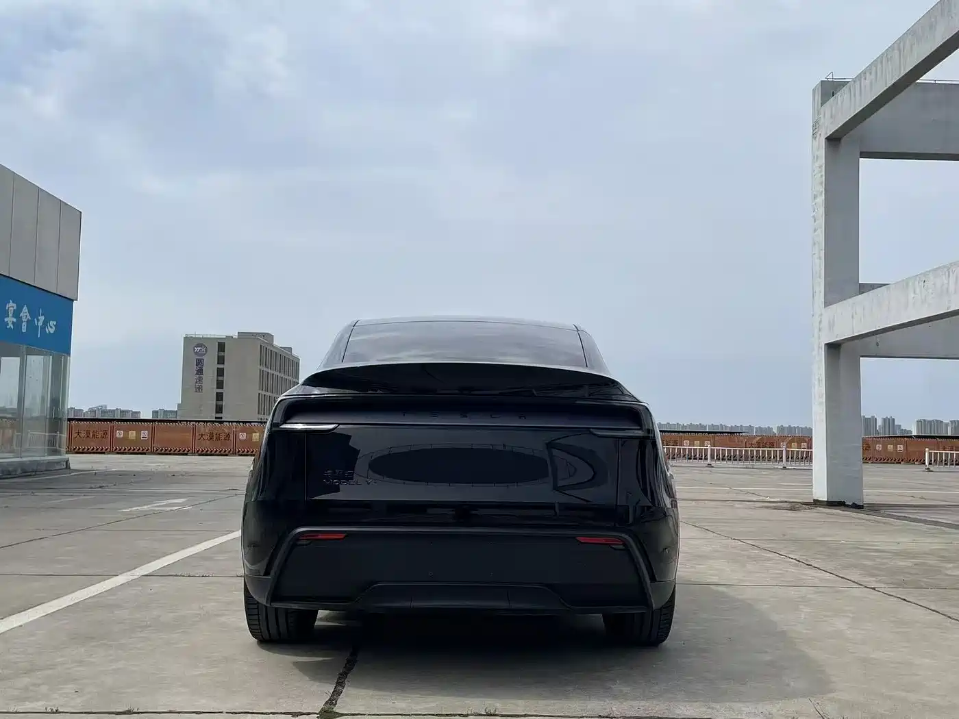 Tesla Model Y 2026 Long Range All-Wheel Drive фото 8