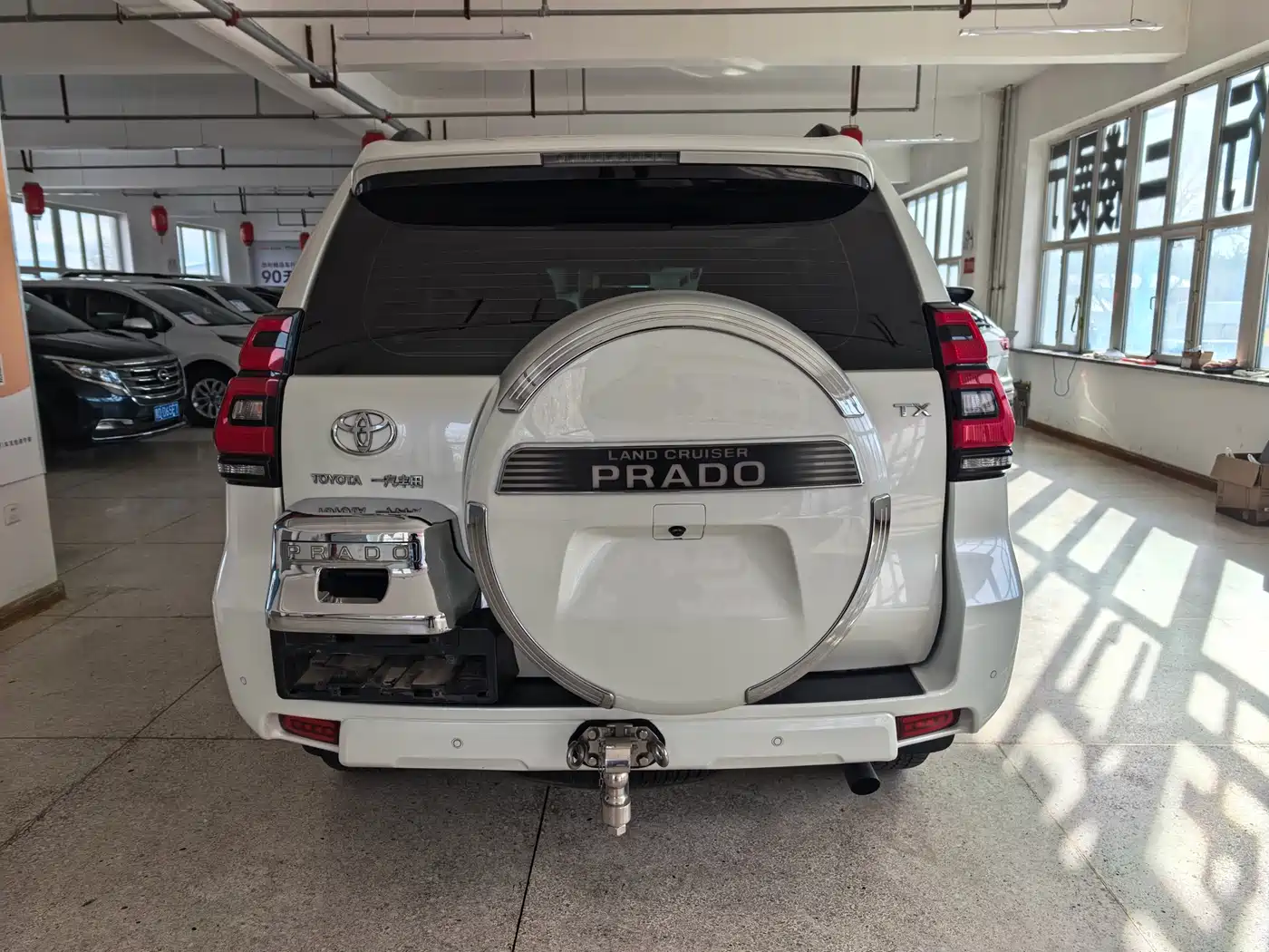 Toyota Prado 2018 3.5L Automatic TX-L Rear-mounted Spare Tire фото 5