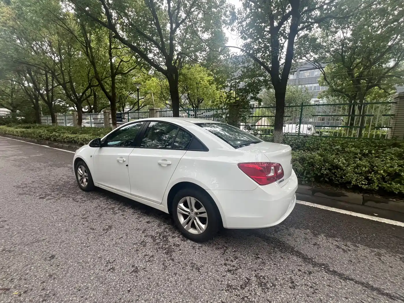 Фото 4 - Chevrolet Cruze