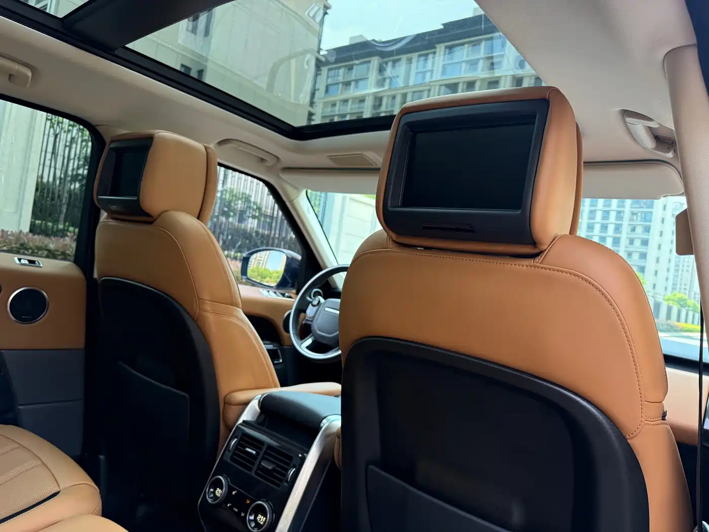 Land Rover Range Rover Sport 2021 3.0 L6 Gloss Black Edition фото 16