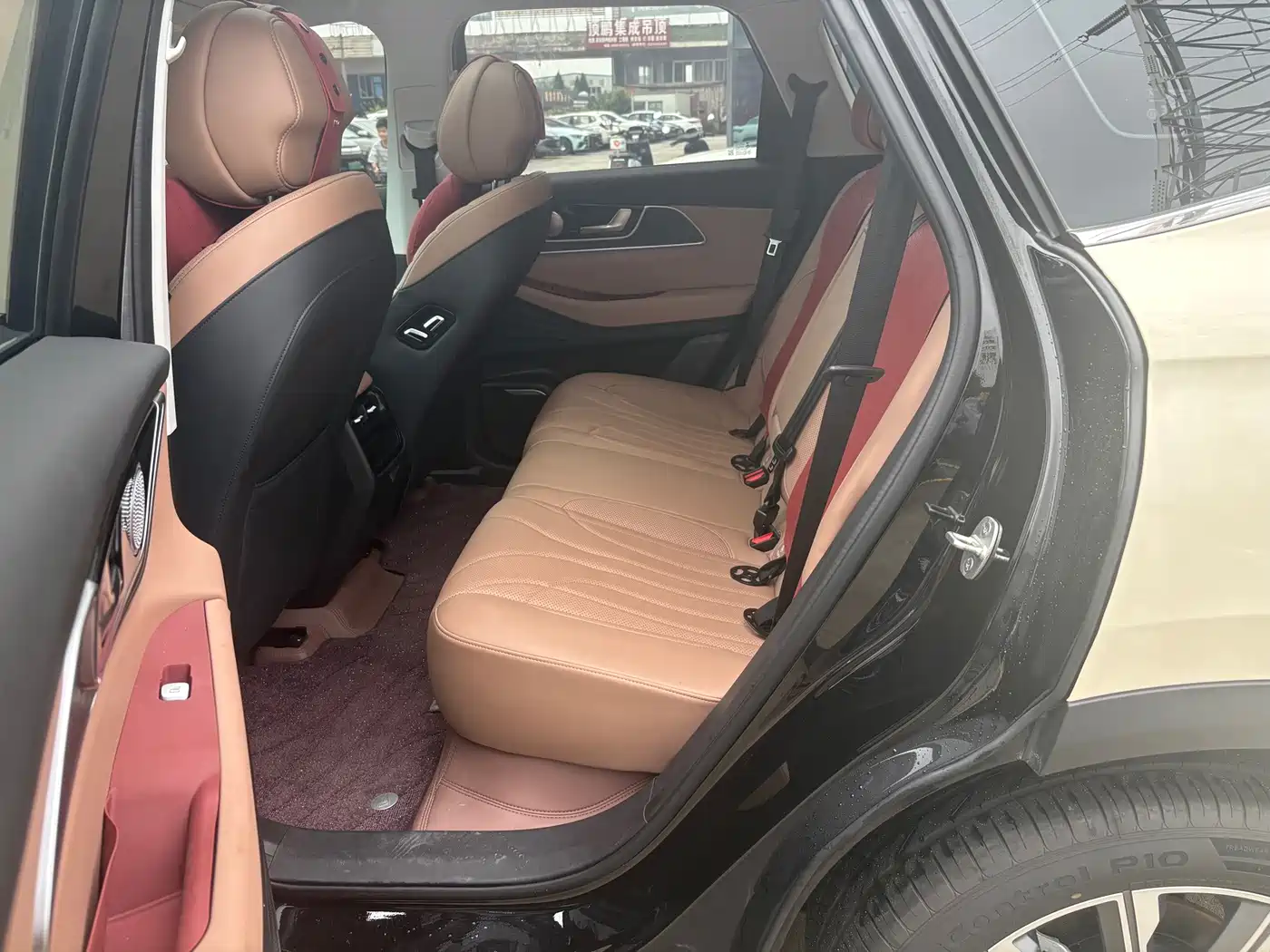 Chery Tiggo 8L 2025 2025 Model Year 2.0T 2WD Rainbow Edition 5-Seater