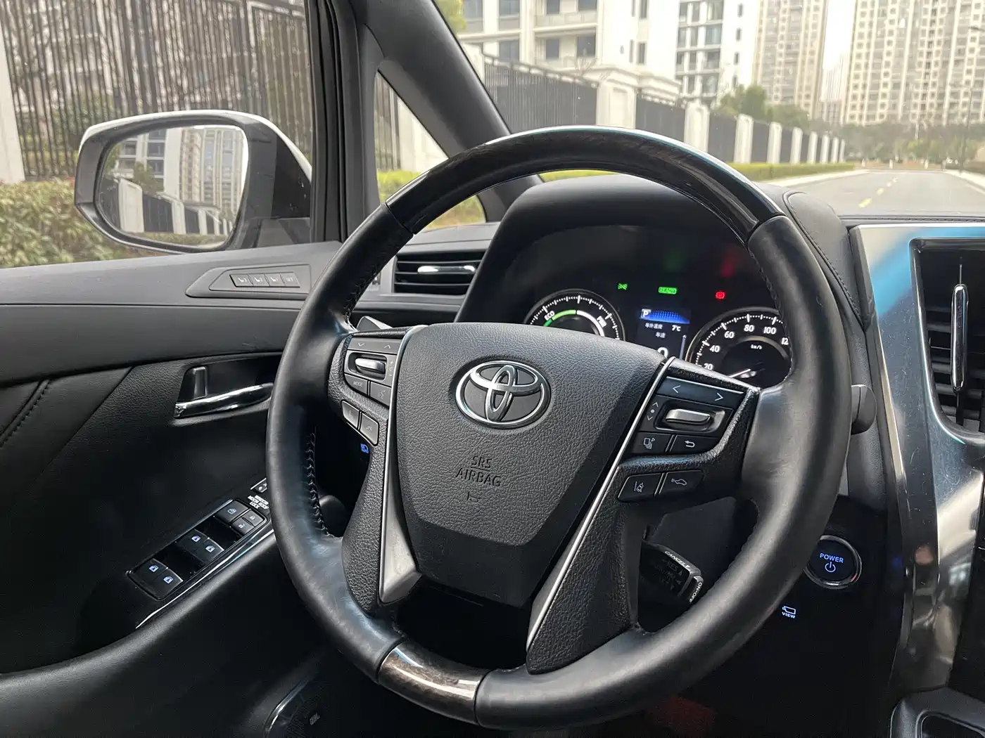 Toyota Vellfire 2019 Hybrid 2.5L HV Premium Edition фото 16