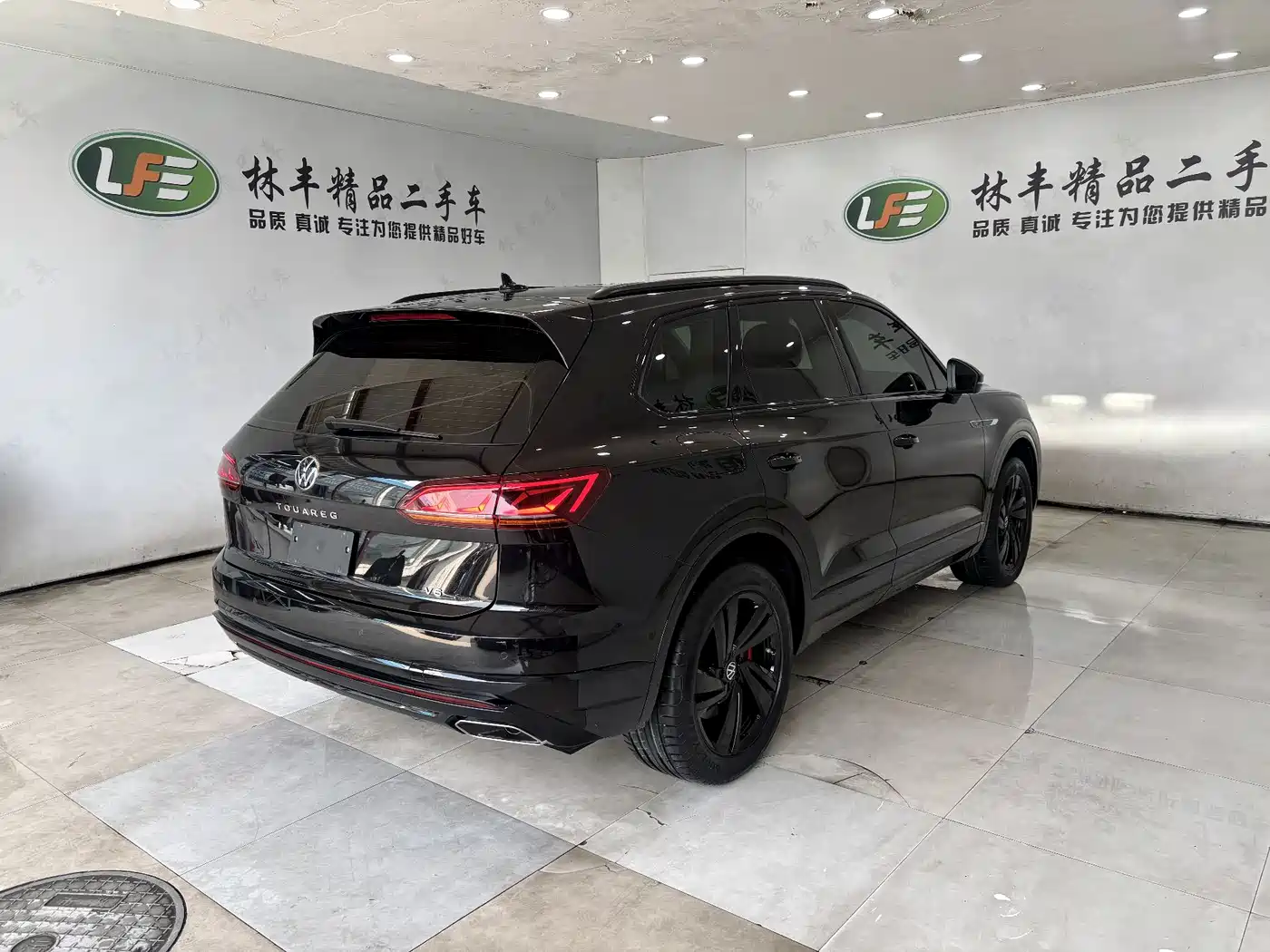 VOLKSWAGEN TOUAREG