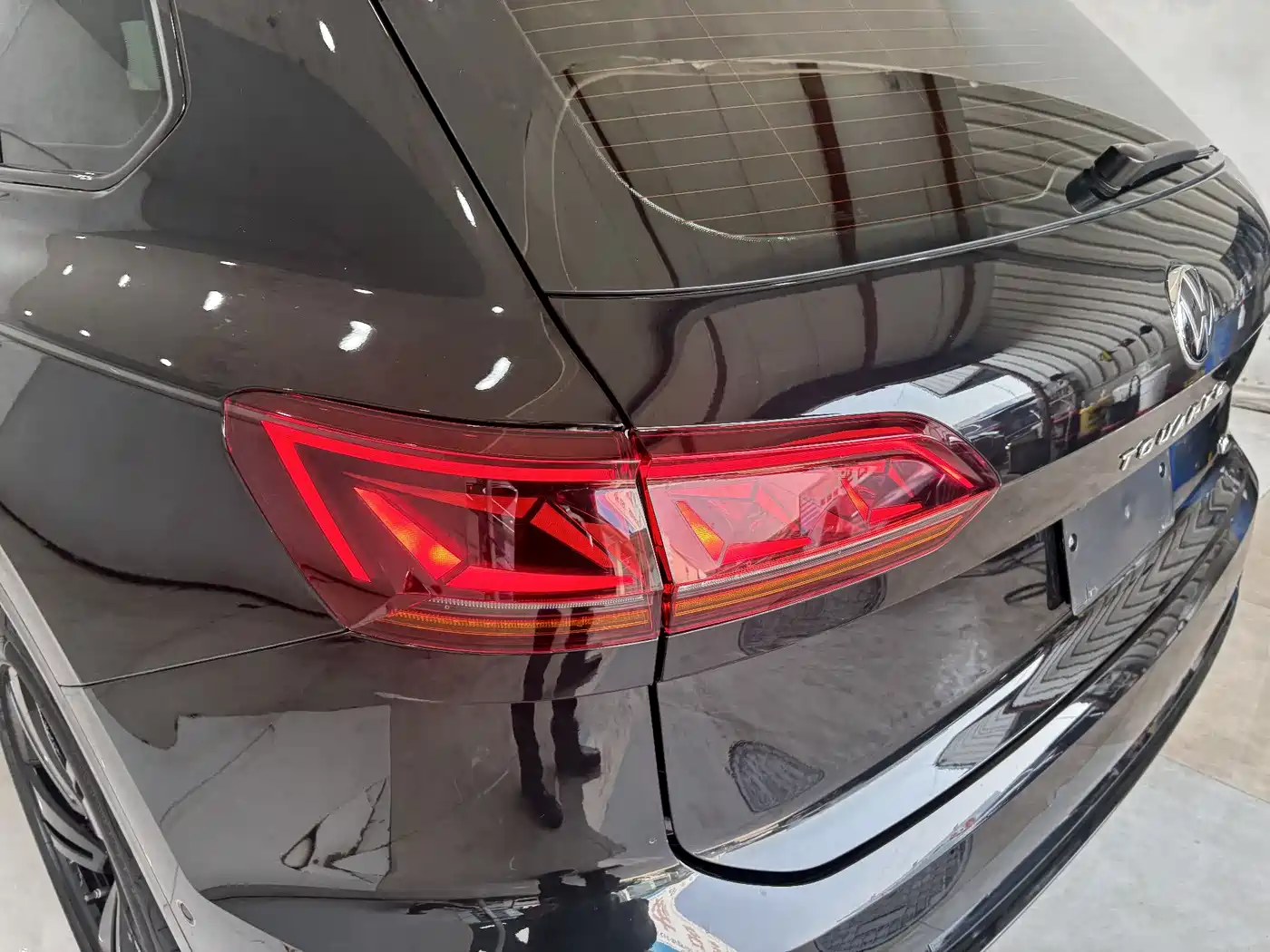 VOLKSWAGEN TOUAREG