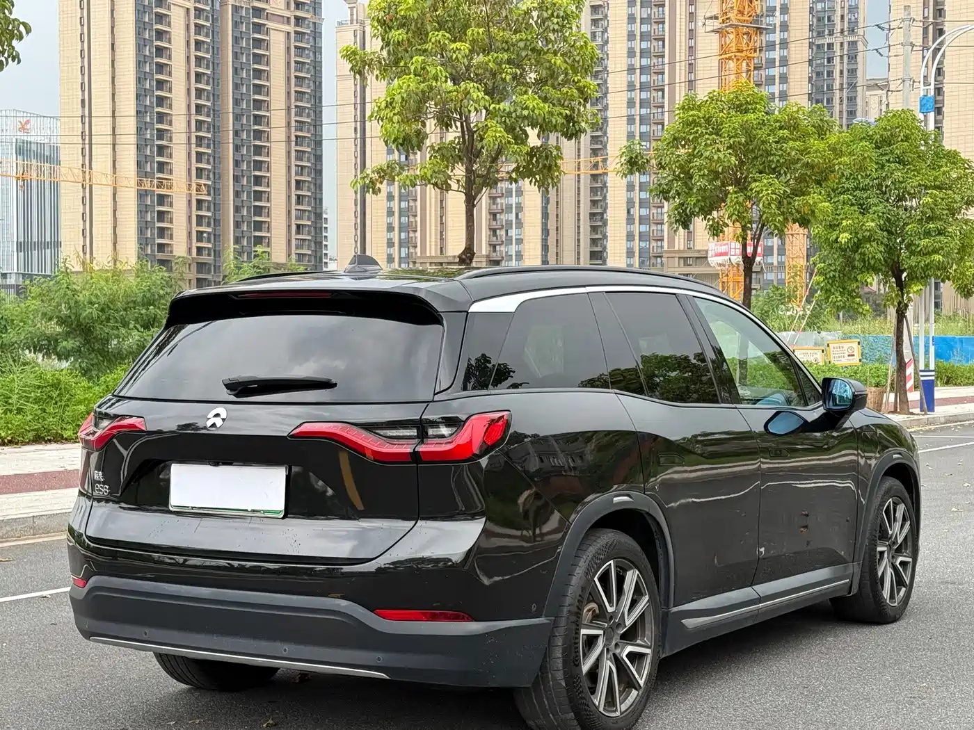 NIO ES8 2019 2018 355KM Base Model 7-Seater Version
