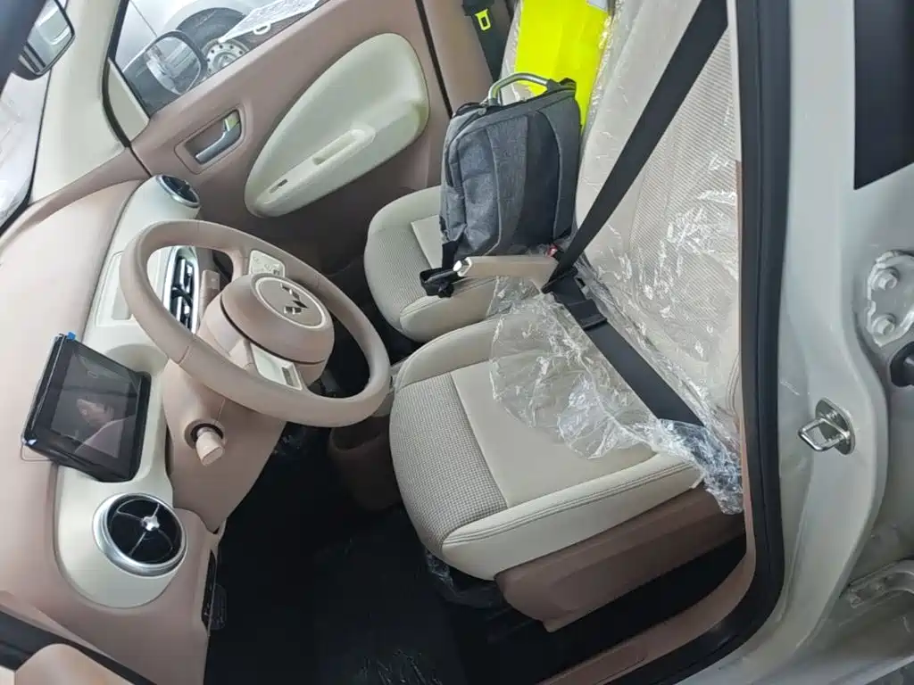 Wuling Motors Hongguang MINIEV 2026 2025 4-Door Advanced