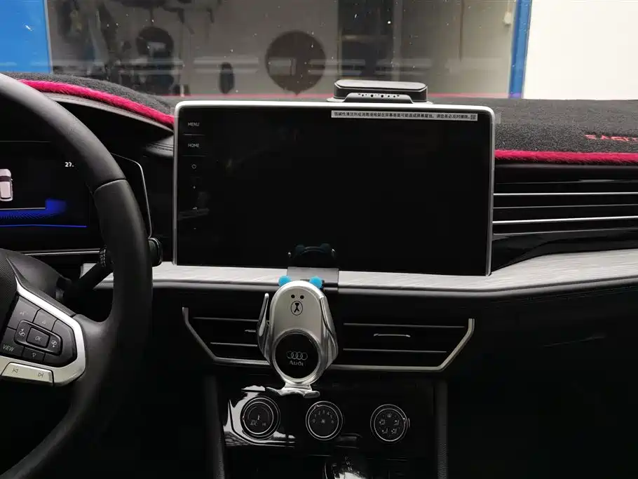 Volkswagen Sagitar 2024 300TSI DSG Surpass Edition фото 13