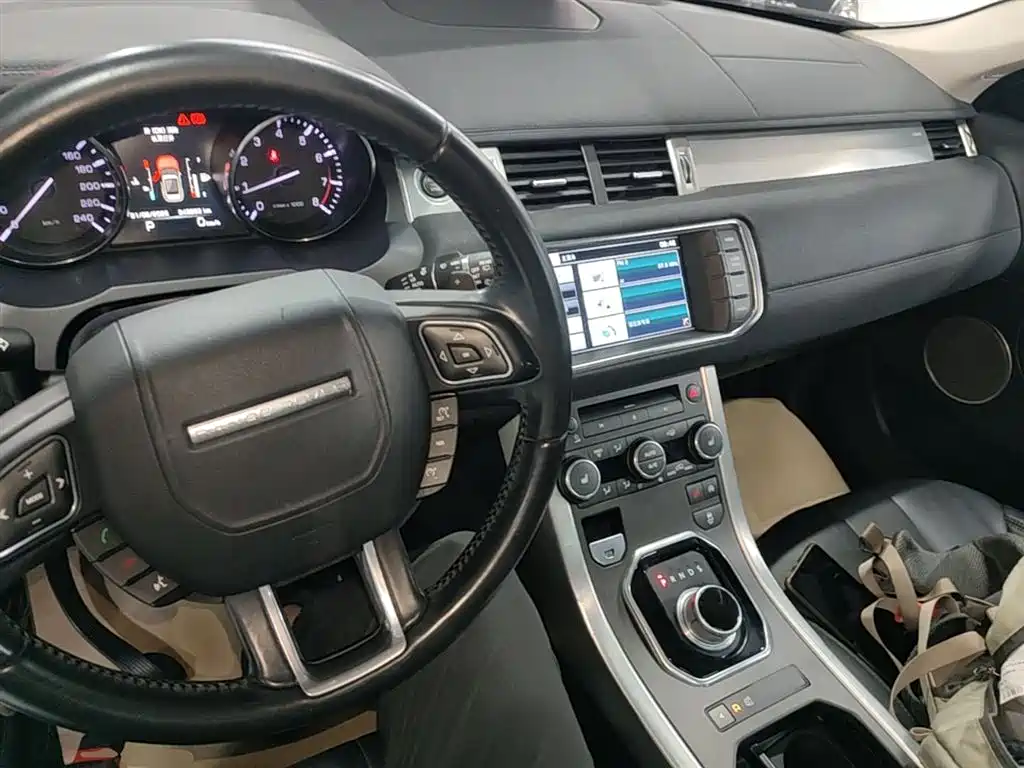 Land Rover Range Rover Evoque 2015 2.0T 5-Door Intelligent Edition фото 10