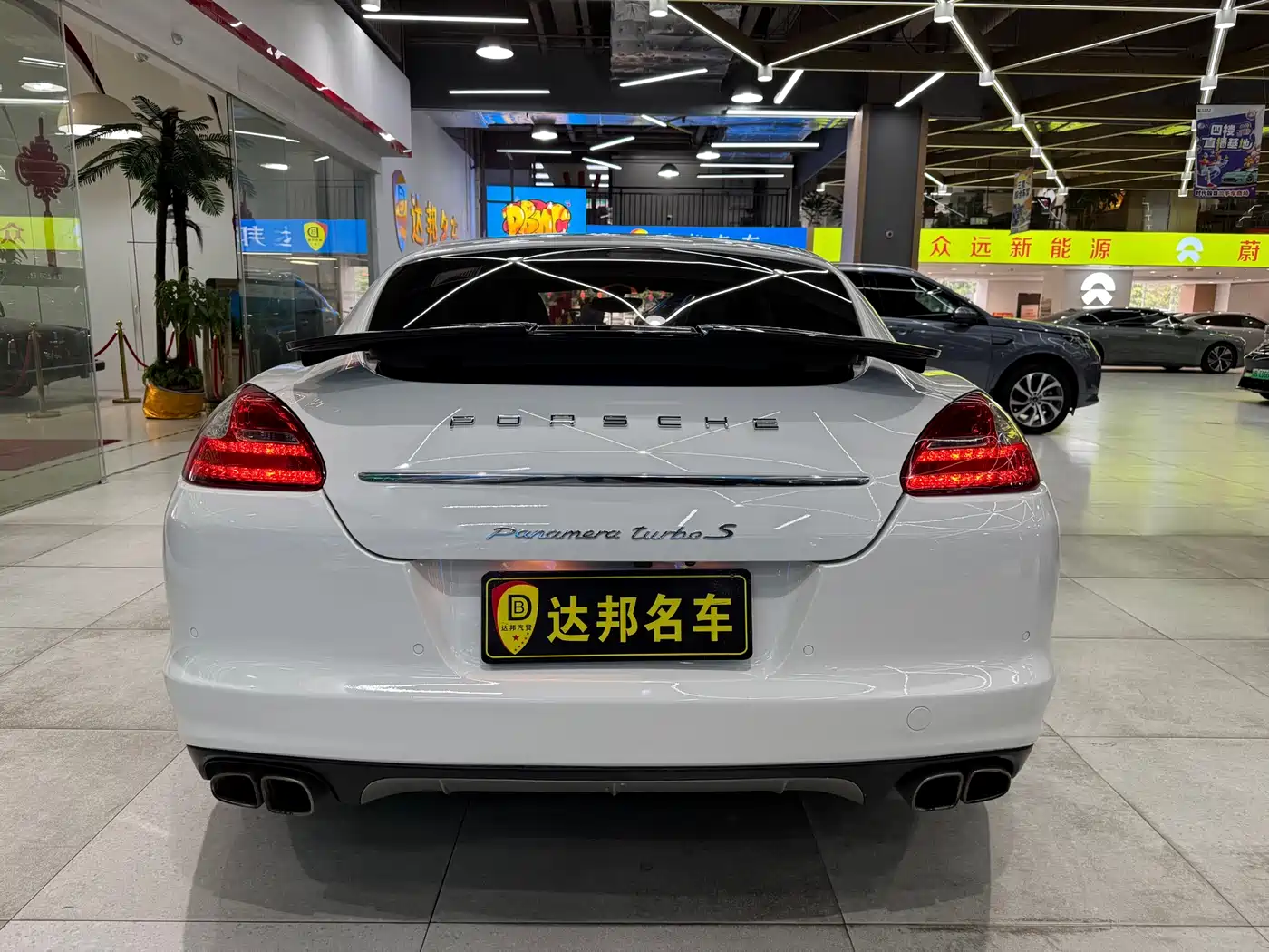 Porsche Panamera 2010 Porsche Panamera Turbo 4.8T фото 18