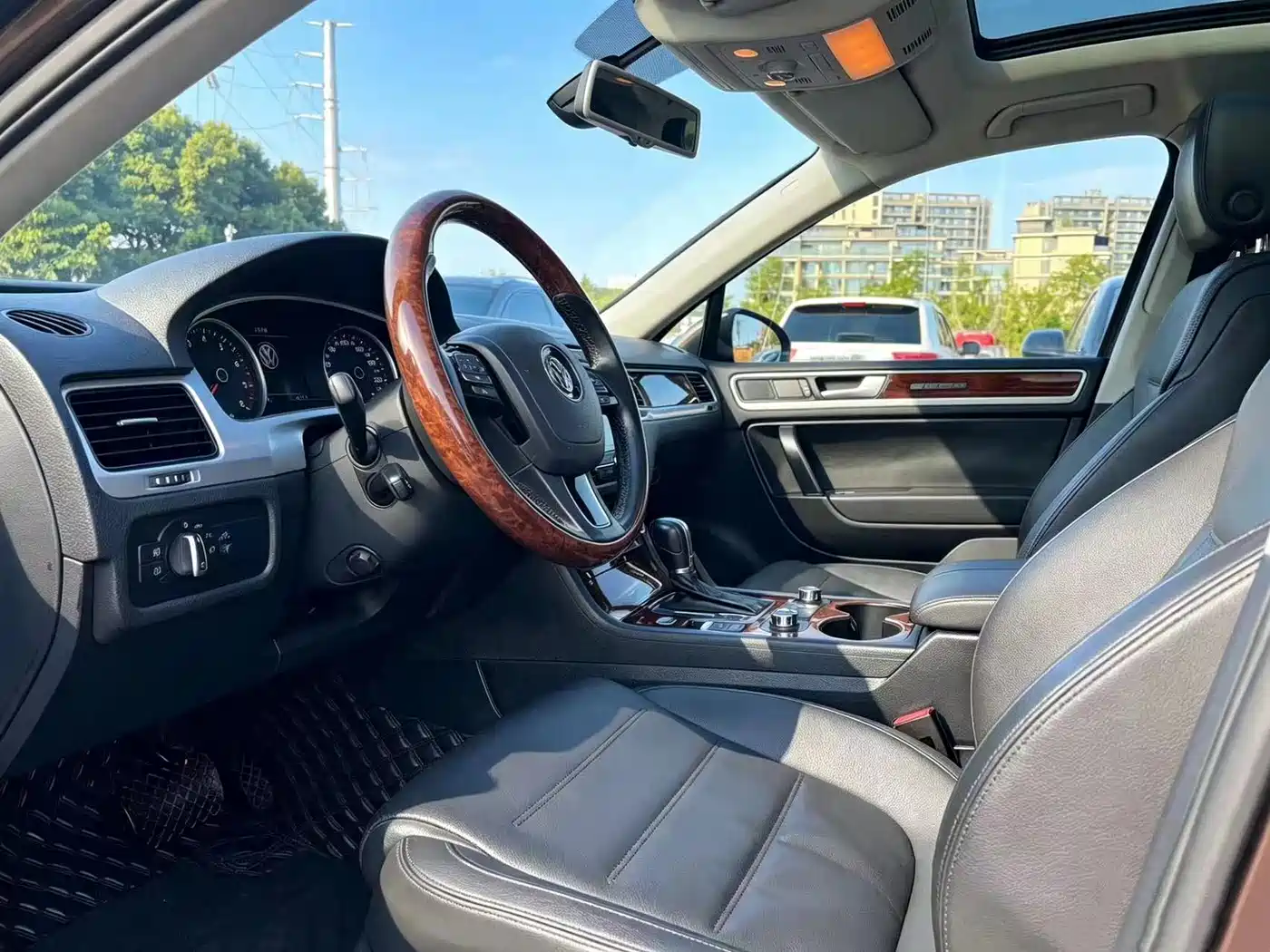 Volkswagen Touareg 2011 3.0TSI Premium фото 9