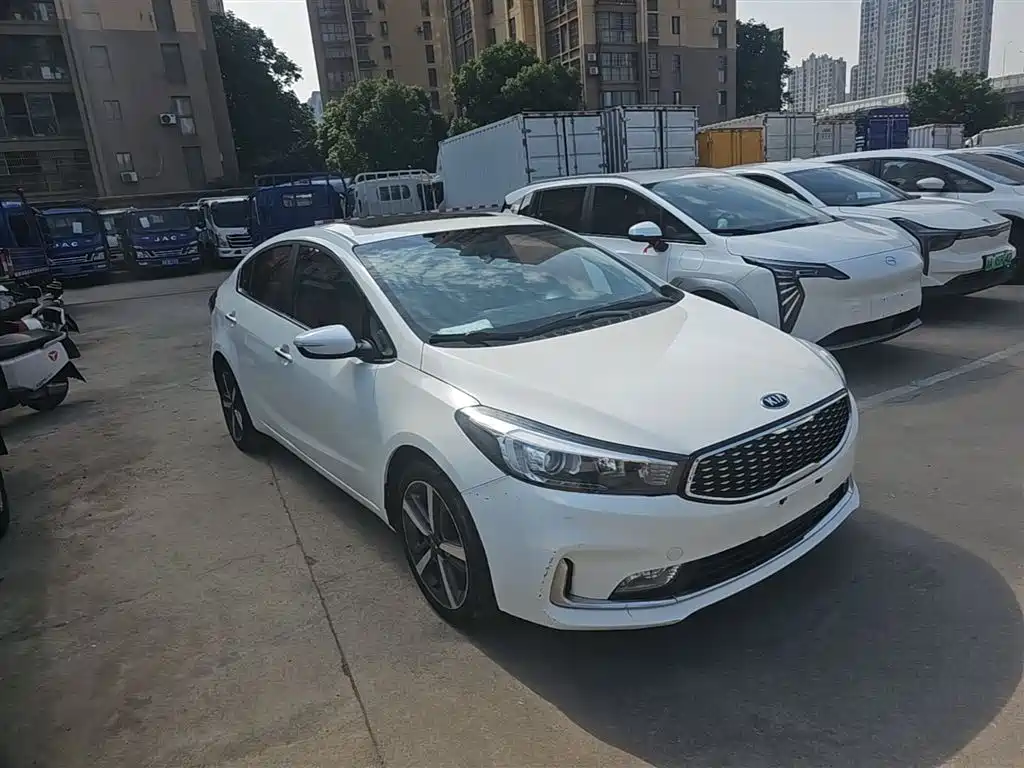 Kia K3 2017 1.6L Automatic 15th Anniversary Special GLS фото 4