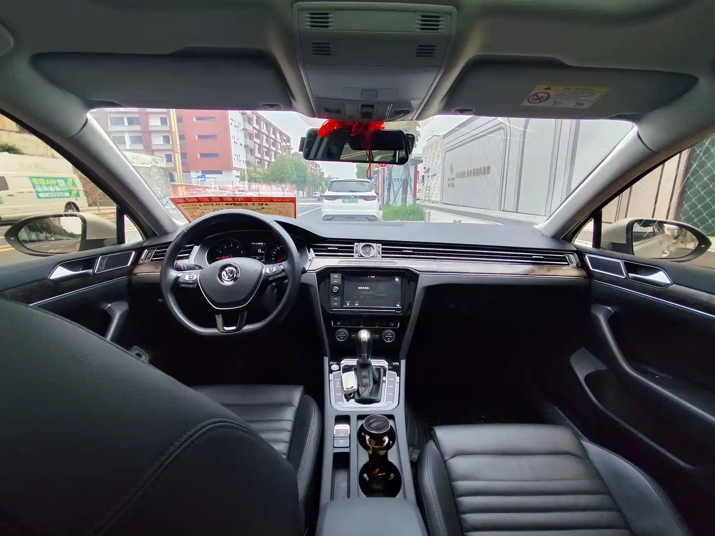 Photo 9 - Volkswagen Magotan