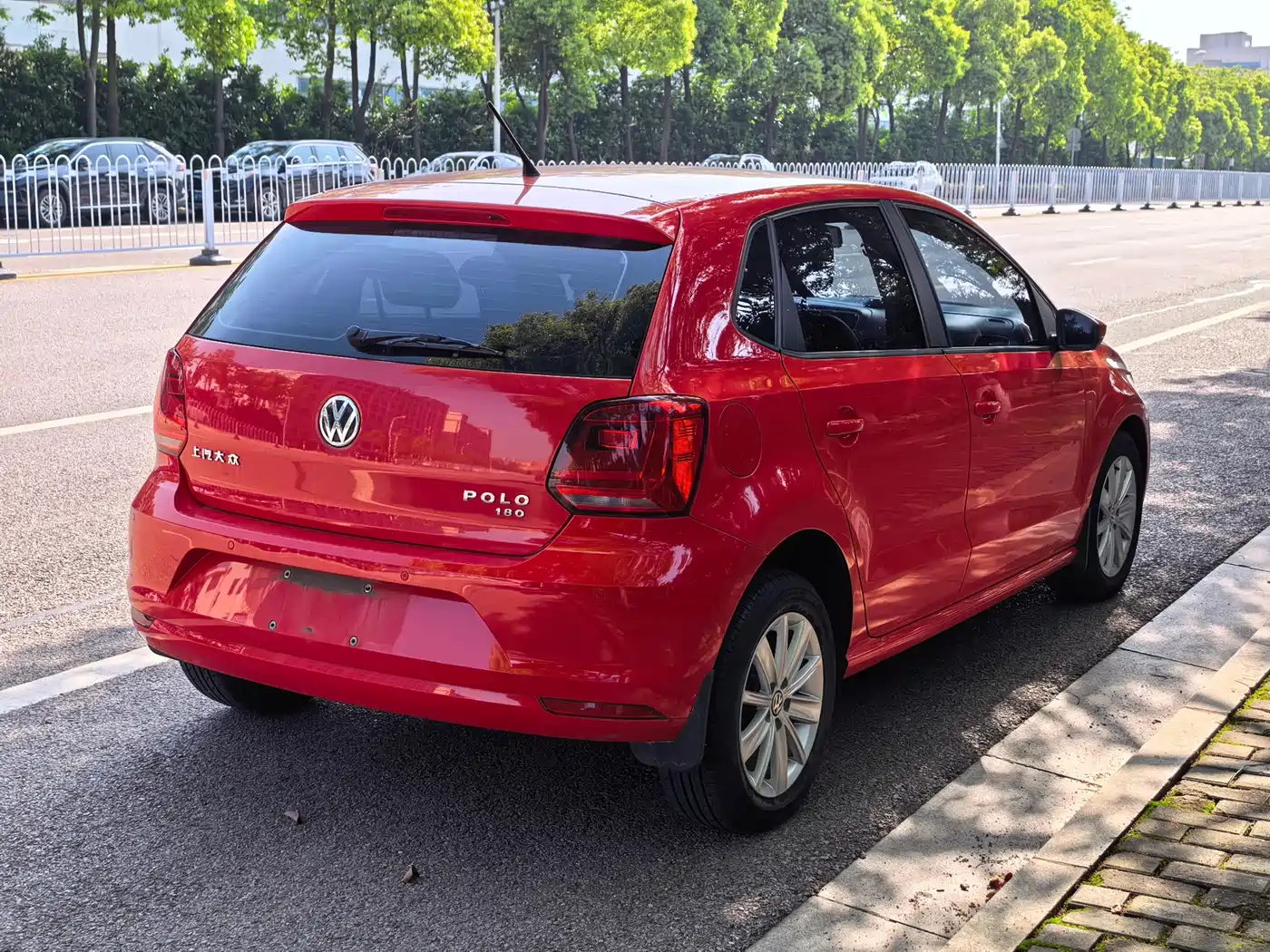 Volkswagen Polo 2018 1.5L Auto Comfort фото 10