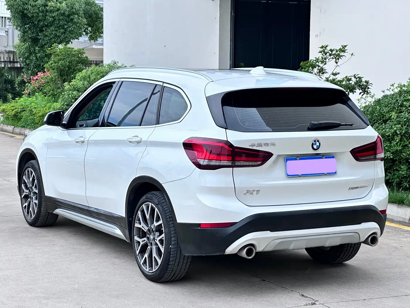 BMW X1 2021 xDrive25Li Exclusive фото 5