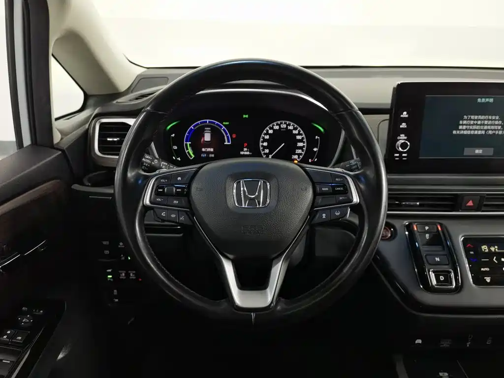 Фото 11 - Honda Odyssey