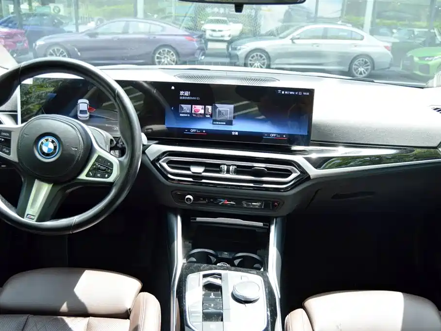 BMW i3 2024 eDrive 35 L фото 12