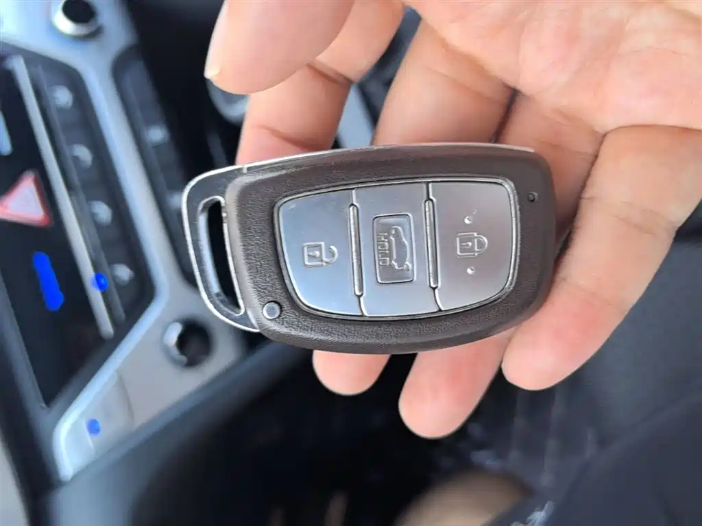 Hyundai Elantra 2016 Model 1.6L Automatic Smart Elite фото 9