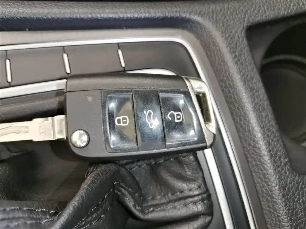 Volkswagen Golf 2016 1.6L Automatic Comfort фото 9
