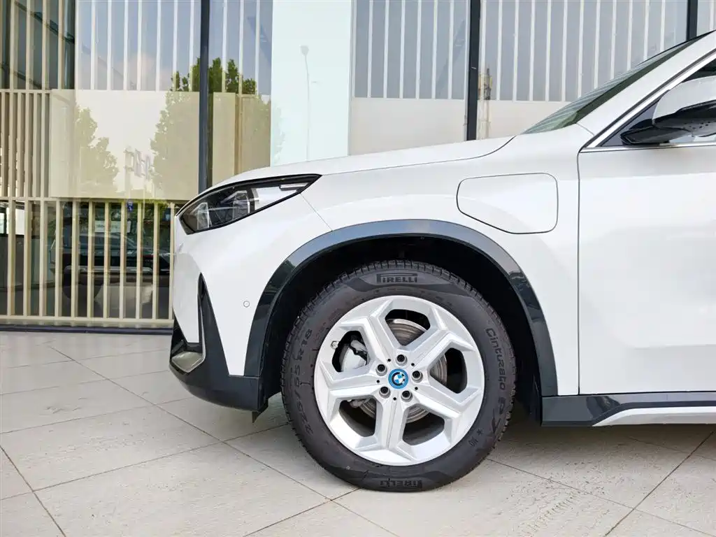 BMW iX1 2025 2025 eDrive25L X Design Package