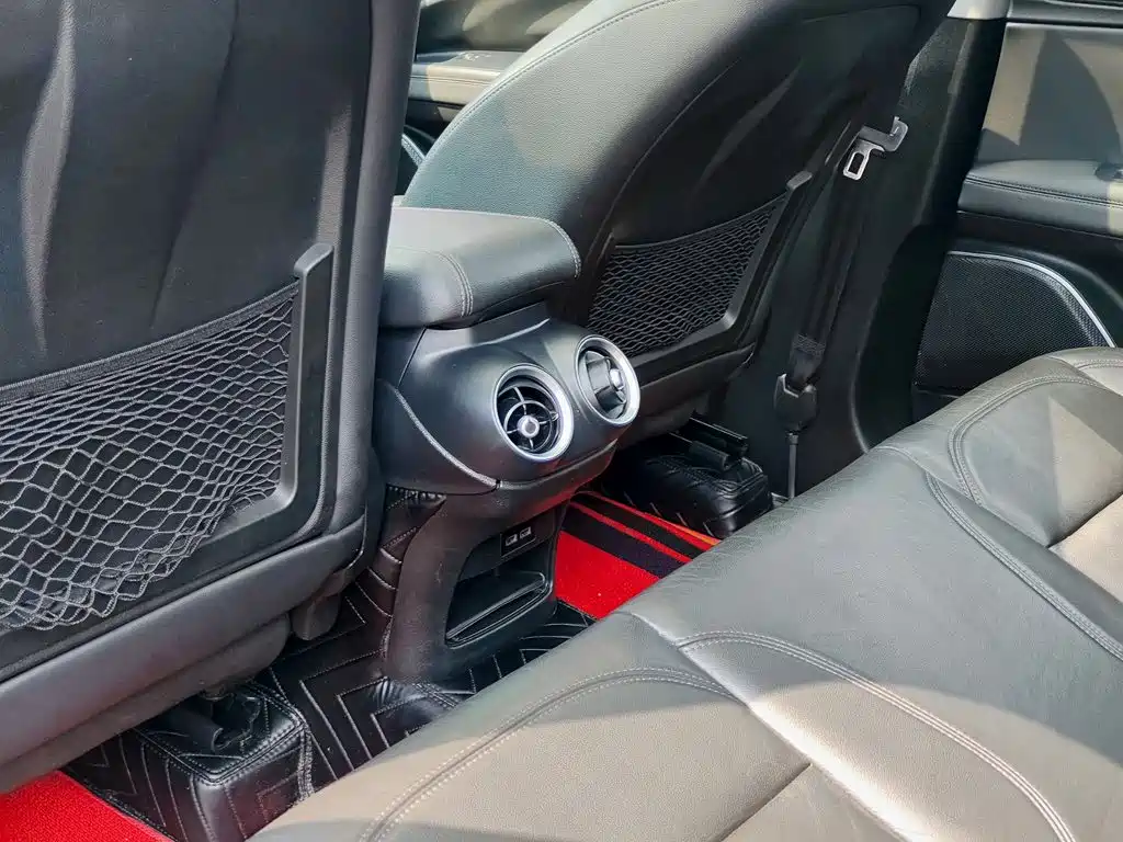 Alfa Romeo Stelvio 2019 2017 2.0T 200HP Luxury Edition