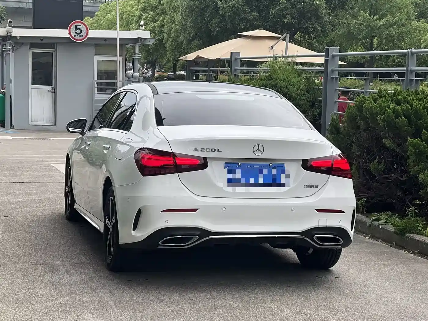 Mercedes-Benz A-Class 2024 A 200 L Fashion Edition фото 4