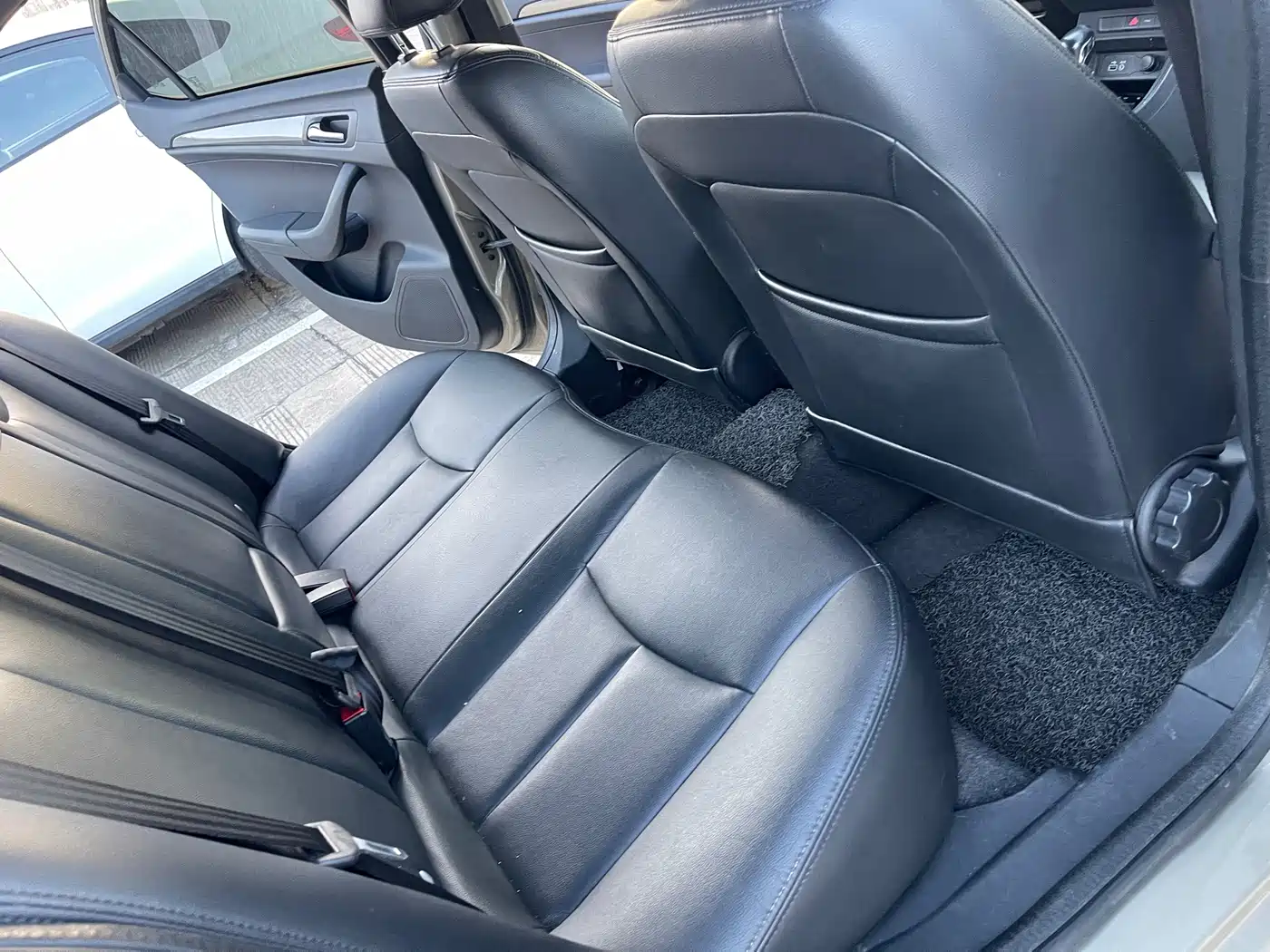 Roewe 360 2017 2015 1.5L Automatic Luxury