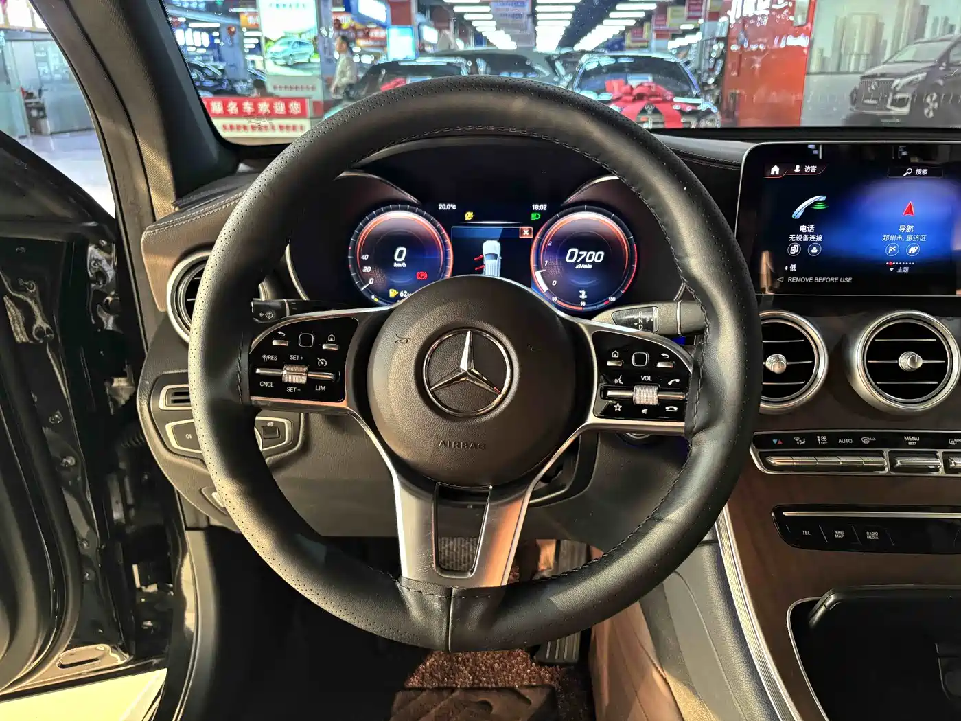 Mercedes-Benz GLC 2022 Facelift GLC 260 L 4MATIC Luxury Model фото 18