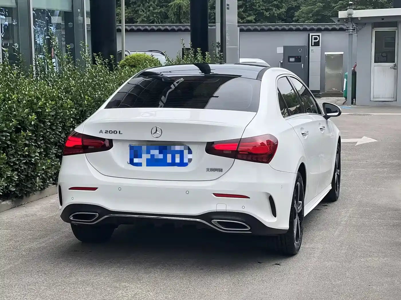 Mercedes-Benz A-Class 2024 A 200 L Fashion Edition фото 3