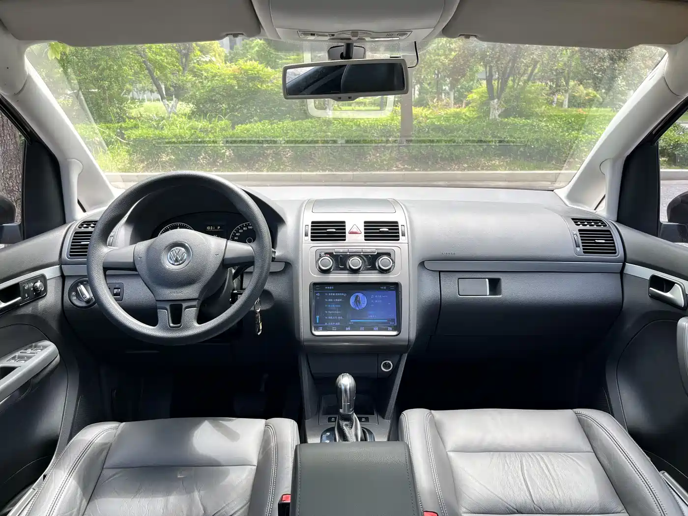 Volkswagen Touran 2013 1.4T DSG Comfort 5-seater фото 13