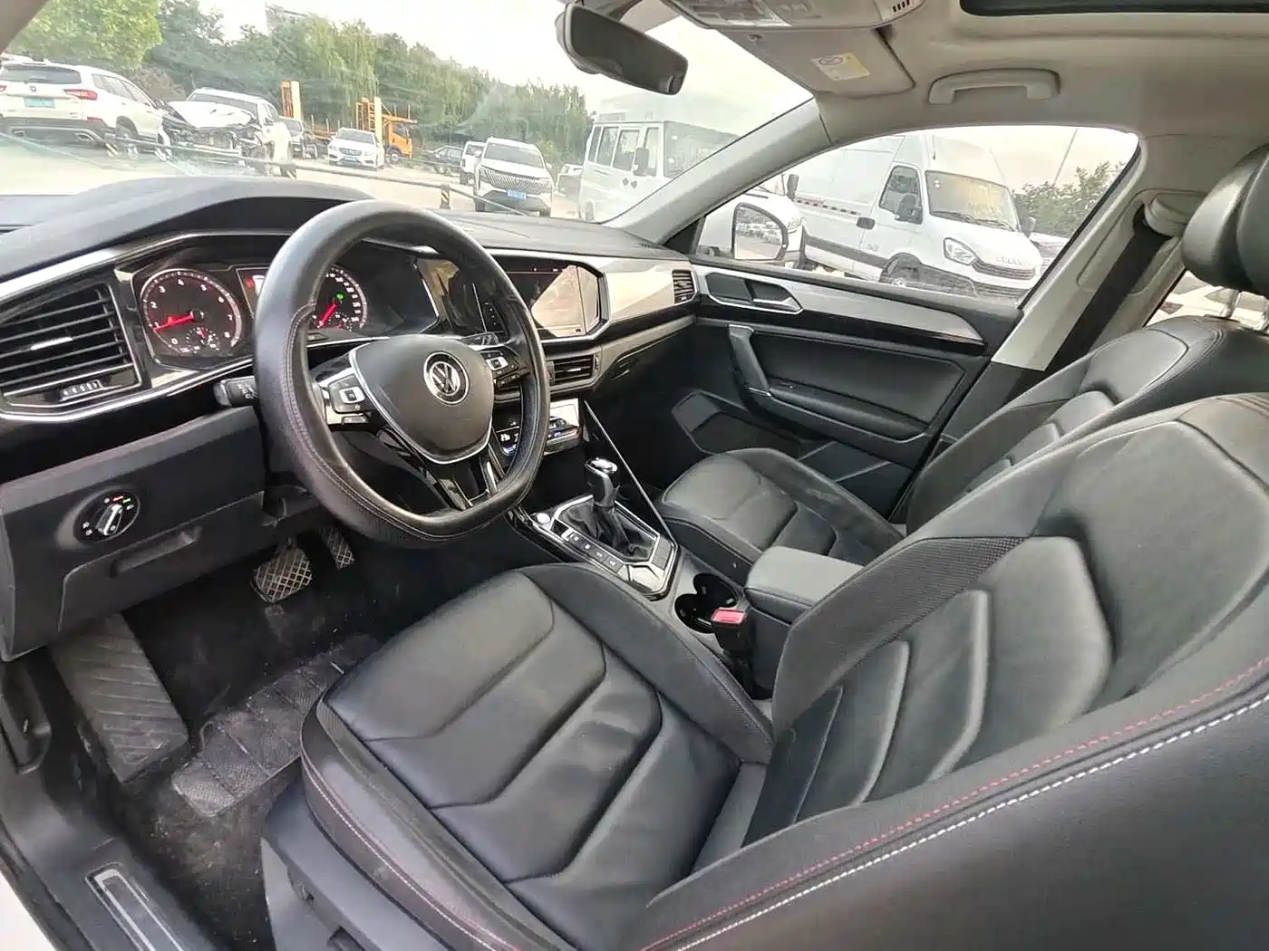 Volkswagen Tayron 2021 330TSI 2WD Luxury Smart Connect Plus фото 4