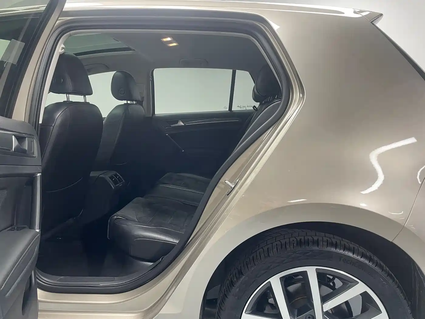 Volkswagen Golf 2018 230TSI Automatic Luxury фото 11