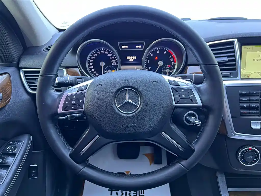 Mercedes-Benz M-Class 2014 ML 400 4MATIC Dynamic фото 11
