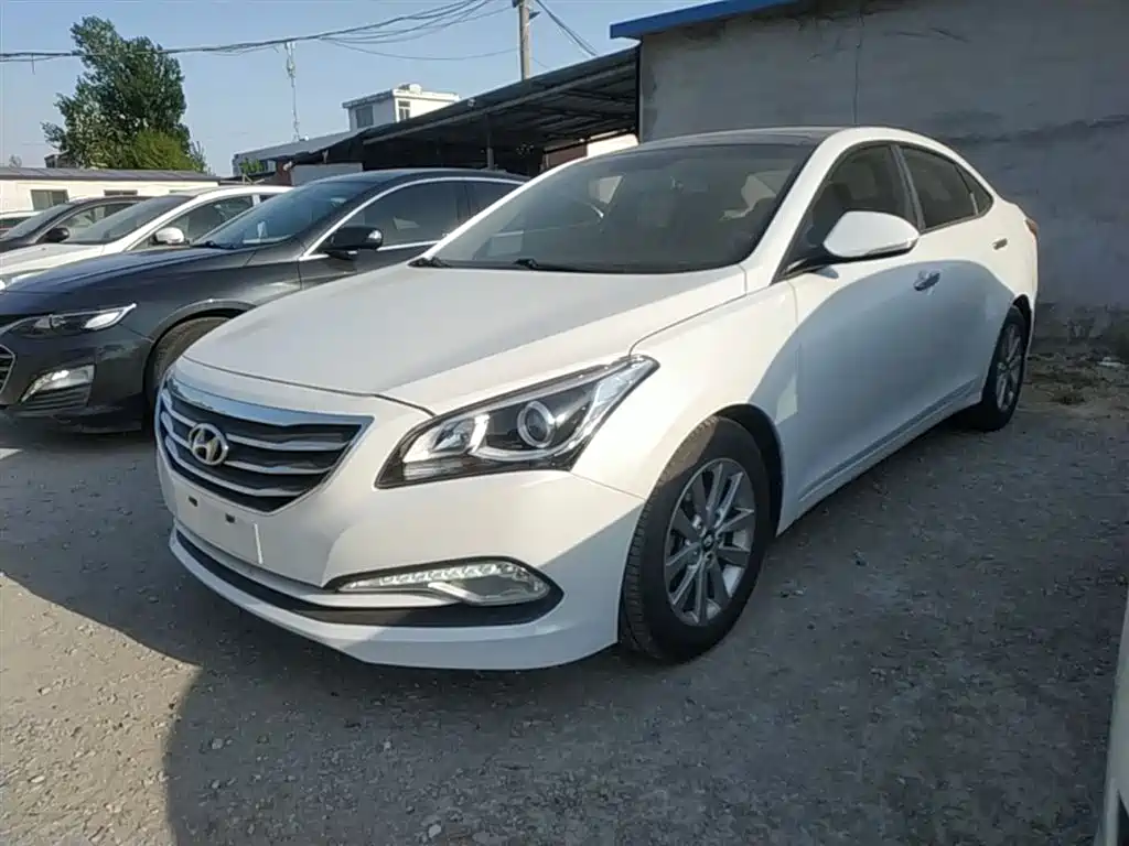 Hyundai Mistra 2014 1.8L Auto Smart GLS фото 2