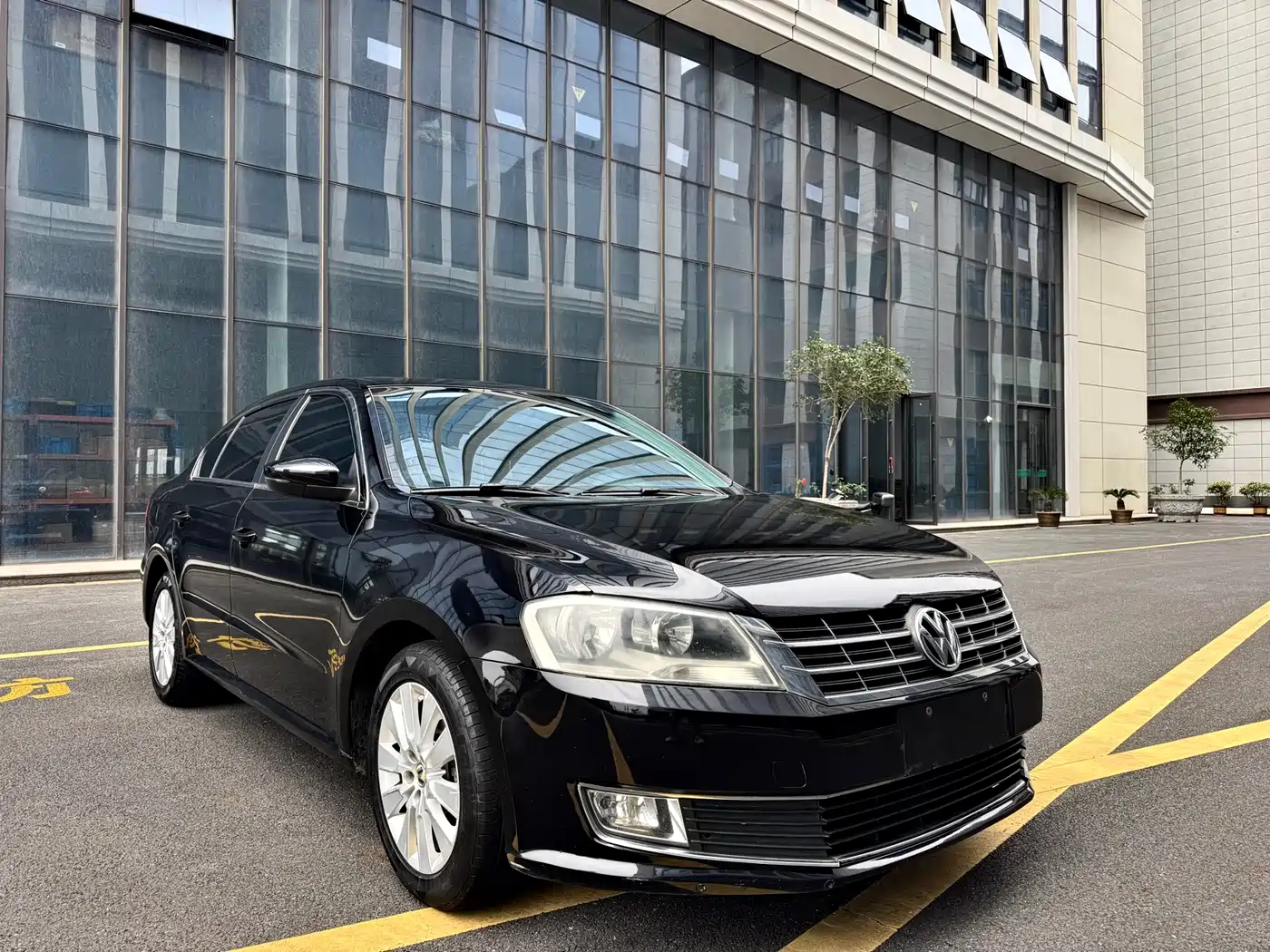 Volkswagen Lavida 2013 1.6L Automatic Comfort Edition фото 3