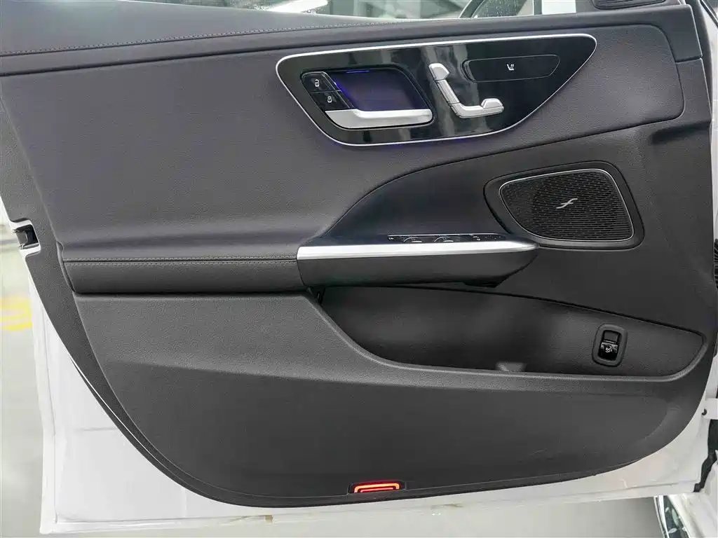 Mercedes-Benz C-Class 2026 C 200 L Sport фото 9